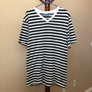Striped V-Neck Vurt